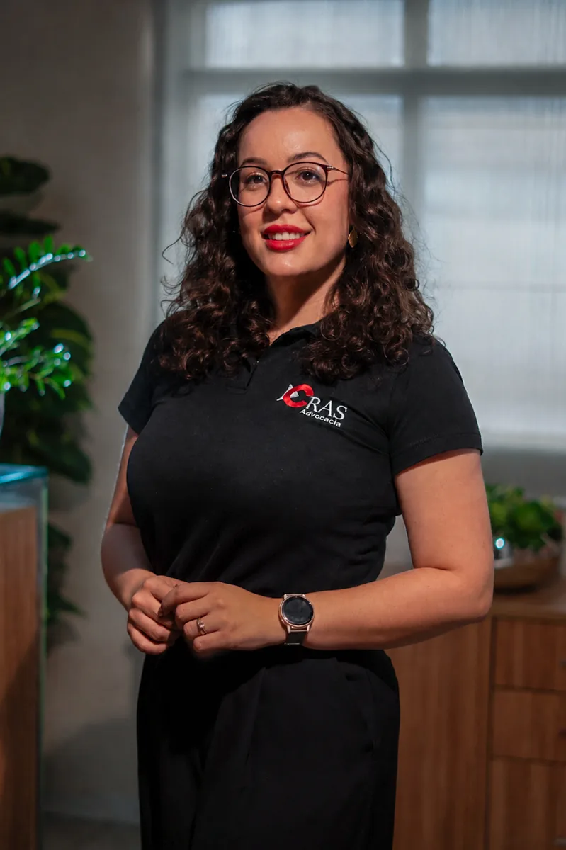 Dra. Aline Rocha, sócia da CRAS Advocacia e advogada em Guarulhos
