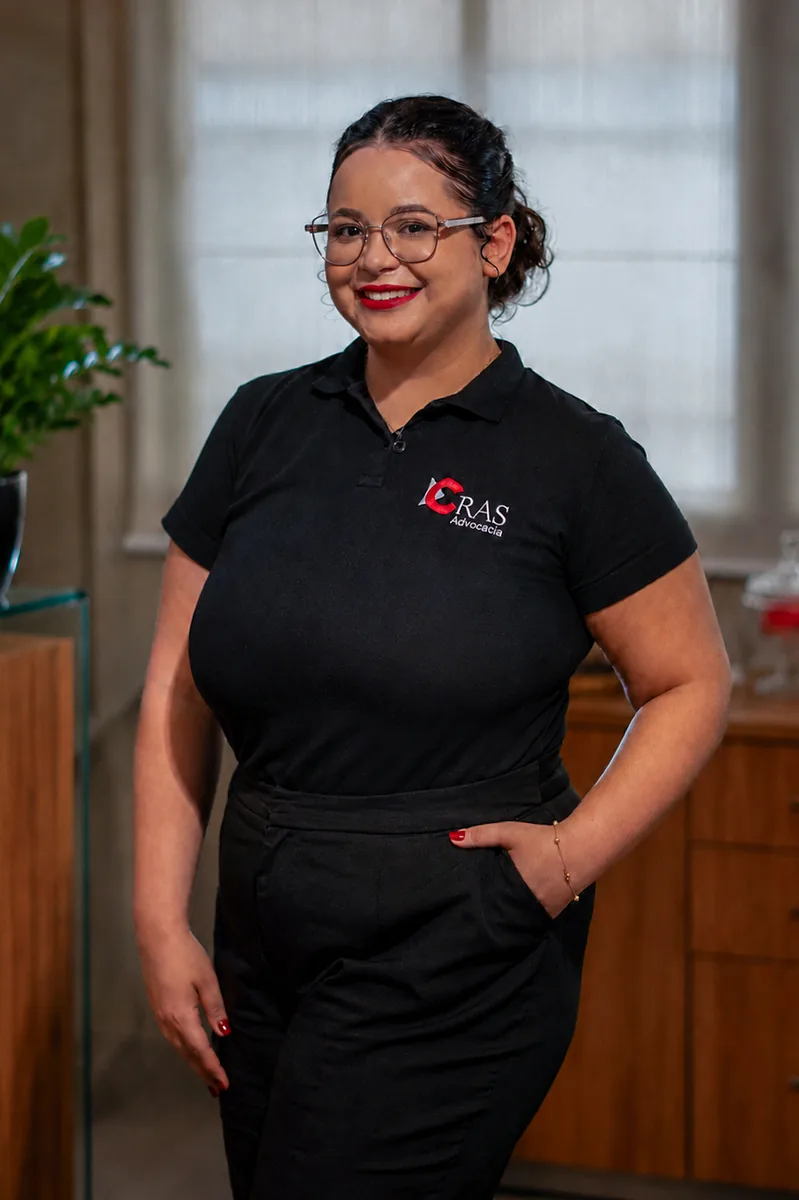 Nathaly, assistente jurídico da CRAS Advocacia